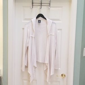 Perfect neutral piece! Open top